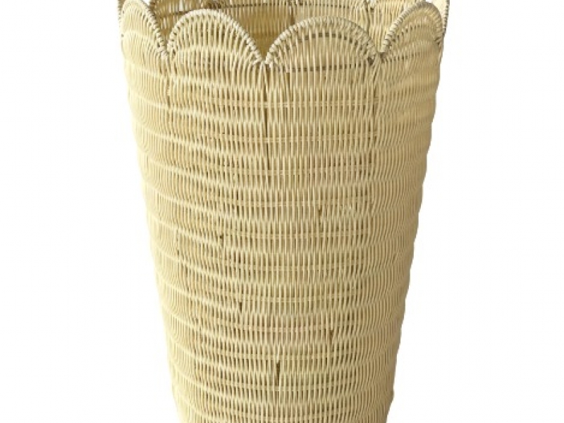 Ultimate Tapered PE Rattan Scallop Laundry Hamper with Elegant Woven Borders